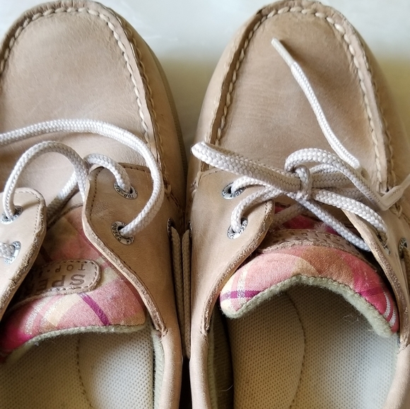 EUC, SPERRY TOP SIDER WITH PINK PLAID - Picture 6 of 8